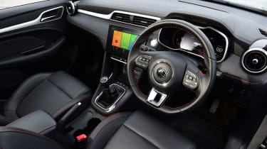 MG ZS - dashboard